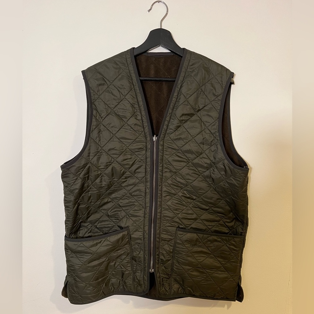 Barbour Polarqulit Vest in Olive Green